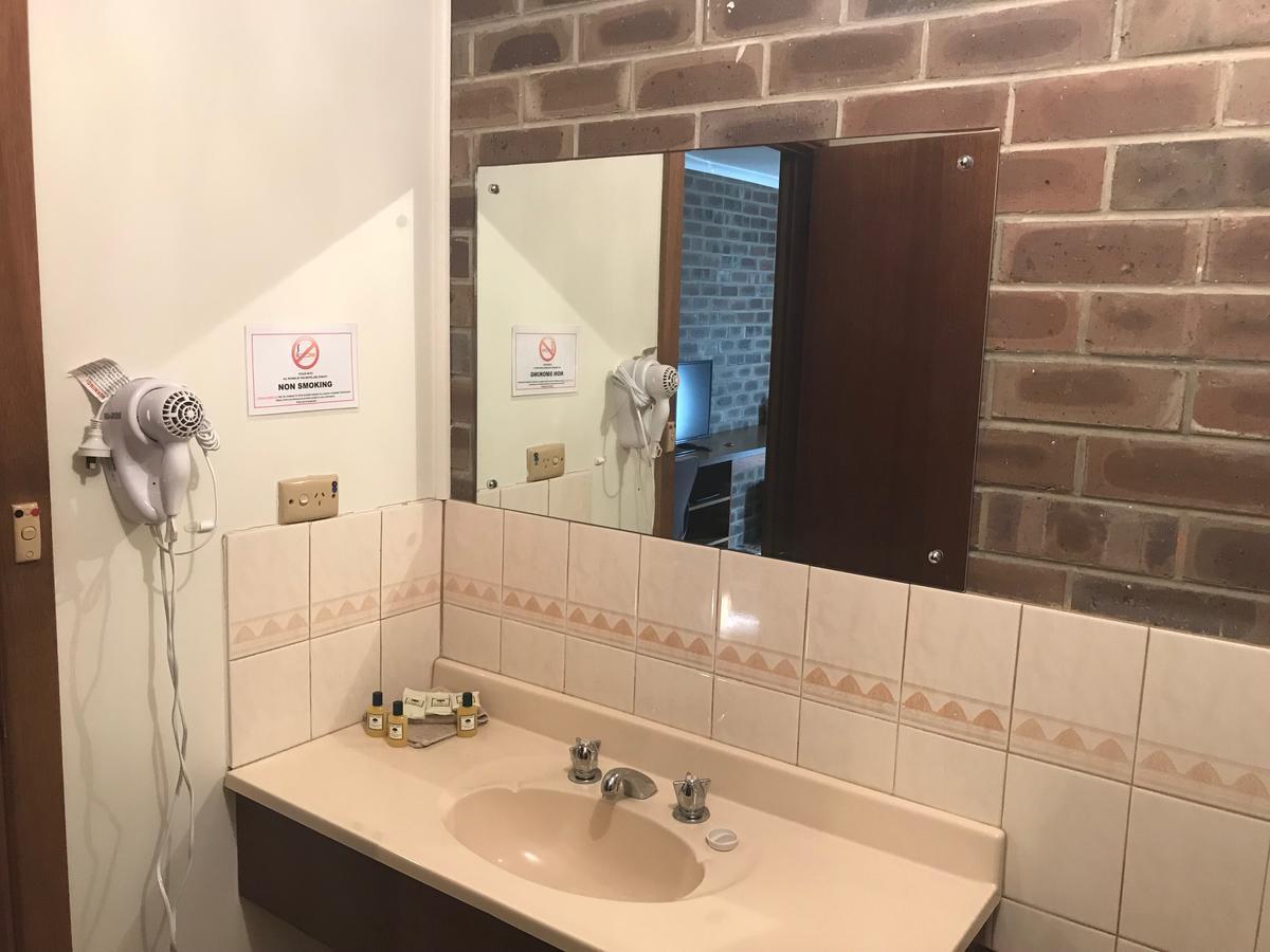 Lake Albert Motel Meningie Екстериор снимка