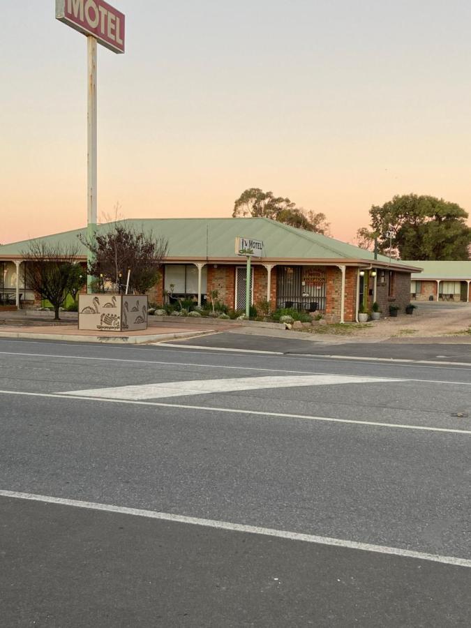 Lake Albert Motel Meningie Екстериор снимка