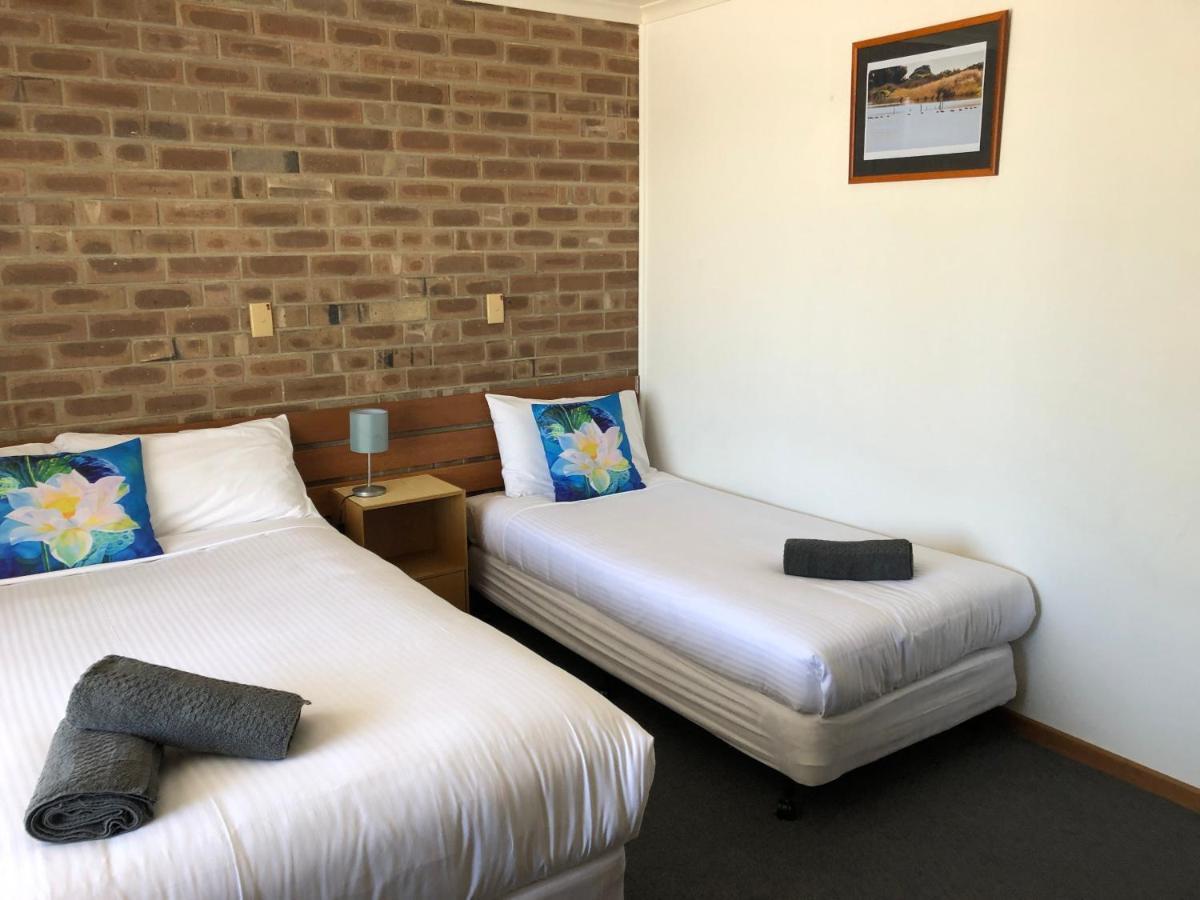 Lake Albert Motel Meningie Екстериор снимка